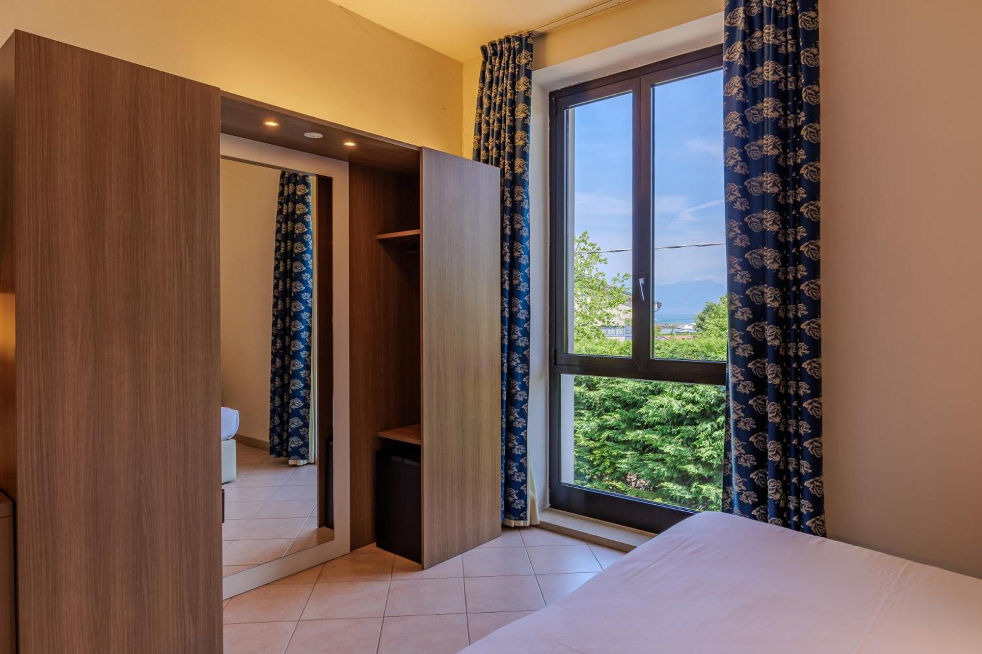 Hotel Ristorante Al Fiore Peschiera del Garda Esterno foto